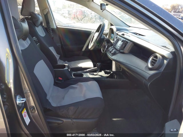 2T3ZFREV1GW294626 Toyota RAV4 LE