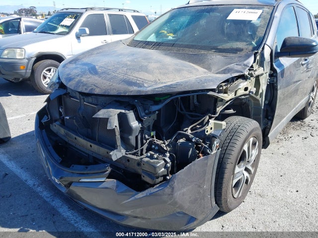 2T3ZFREV1GW294626 Toyota RAV4 LE