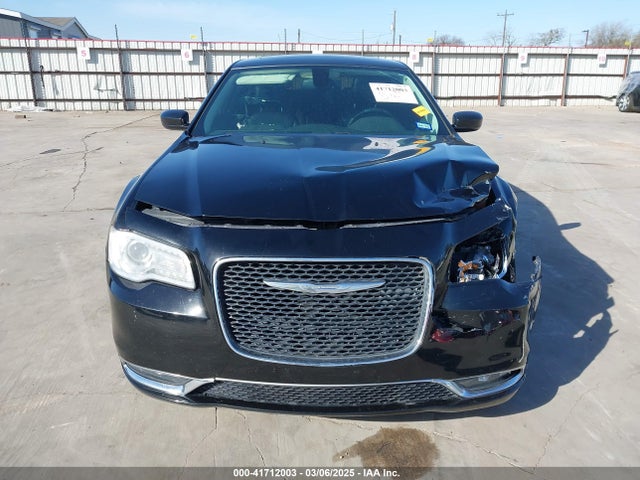 2C3CCAAG5GH313920 Chrysler 300 Anniversary Edition