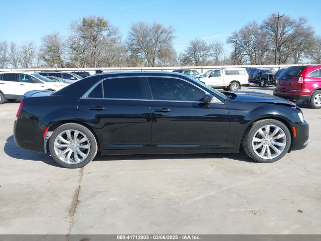 2C3CCAAG5GH313920 Chrysler 300 Anniversary Edition