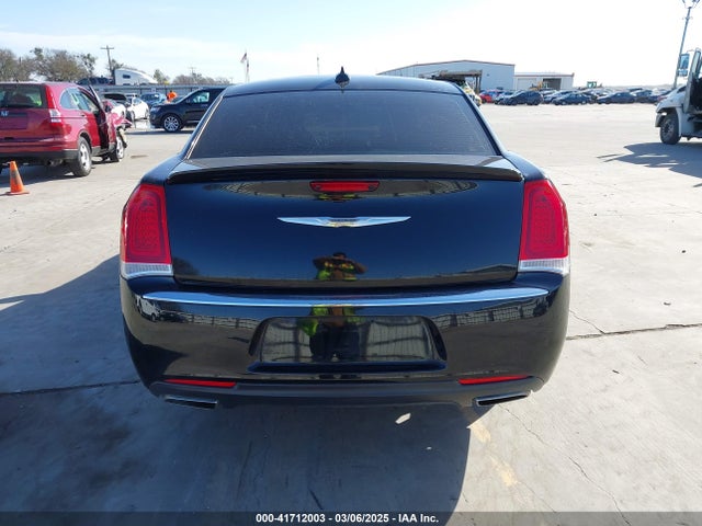 2C3CCAAG5GH313920 Chrysler 300 Anniversary Edition