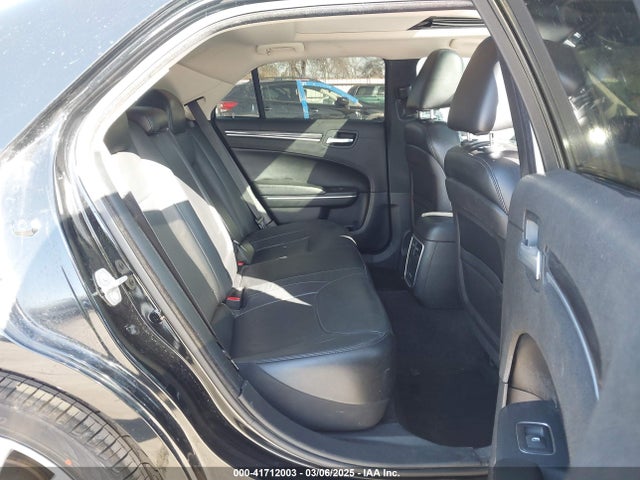 2C3CCAAG5GH313920 Chrysler 300 Anniversary Edition