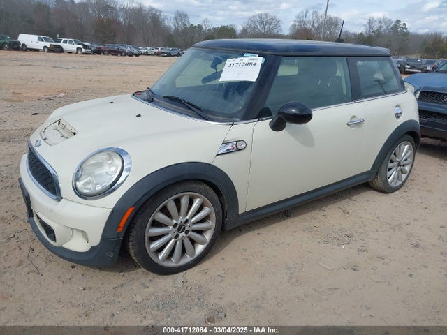 2011 MINI COOPER S WMWSV3C5XBTY14030 Photo 1