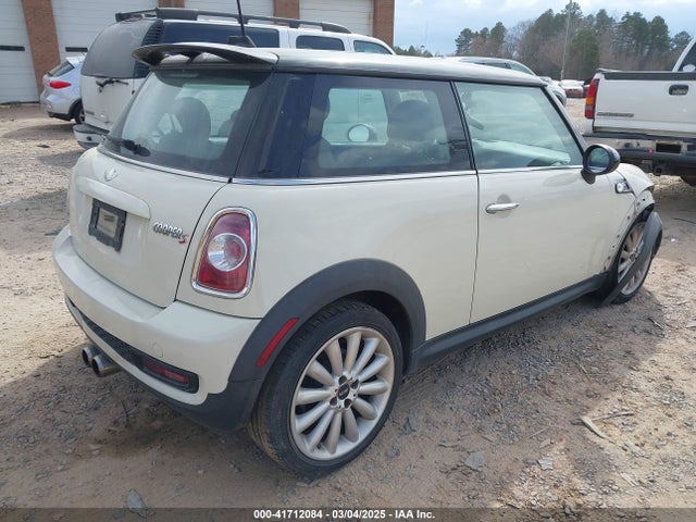 2011 MINI COOPER S WMWSV3C5XBTY14030 Photo 3