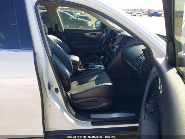JN8CS1MU0HM143050 Infiniti QX70