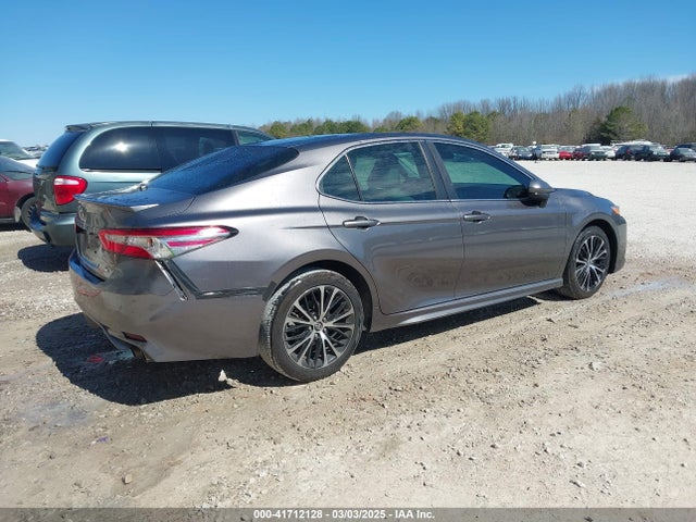 4T1B11HK3JU669662 Toyota CAMRY SE
