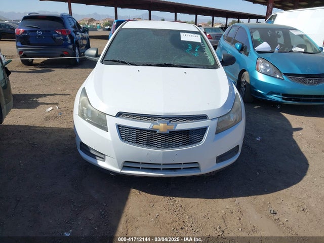1G1PA5SG6E7468499 Chevrolet Cruze Ls Auto