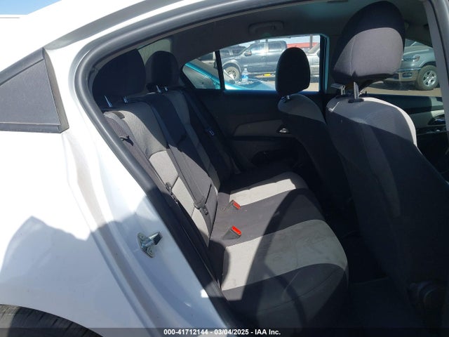 1G1PA5SG6E7468499 Chevrolet Cruze Ls Auto