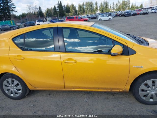 JTDKDTB33E1079493 Toyota Prius C Two