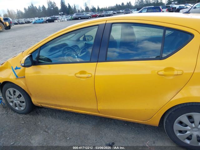 JTDKDTB33E1079493 Toyota Prius C Two