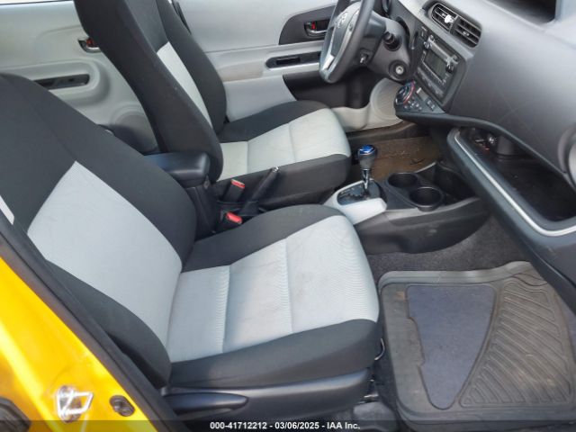 JTDKDTB33E1079493 Toyota Prius C Two