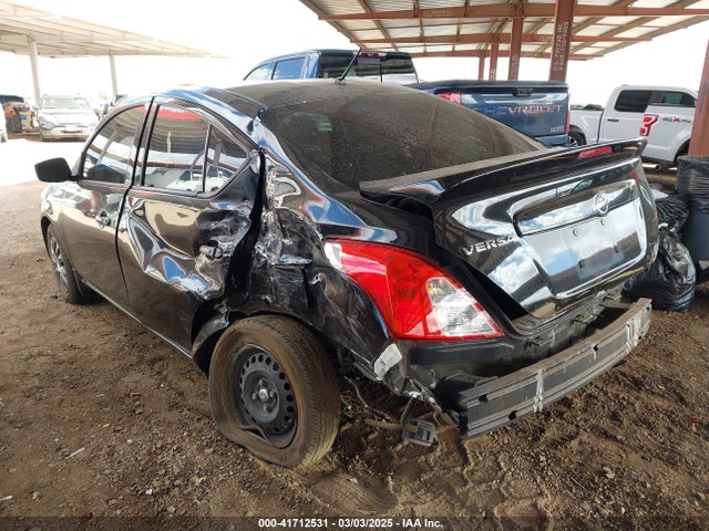 3N1CN7AP6JL803230 Nissan Versa 1.6 S+