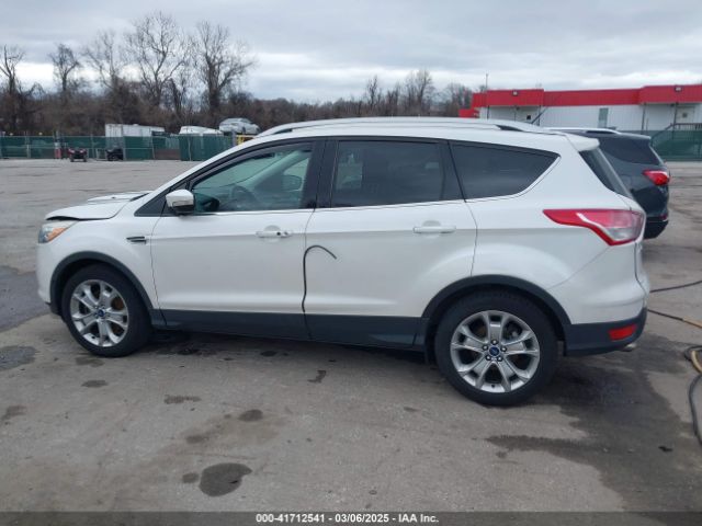 1FMCU9J91FUA48736 Ford Escape Titanium