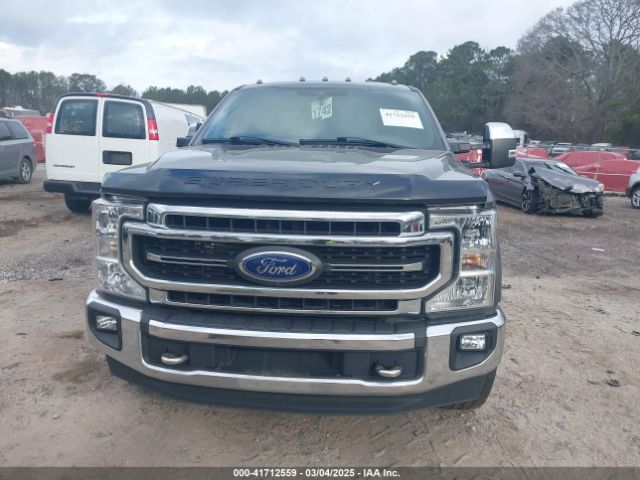 1FT7X2A65NED82853 Ford F-250 Lariat