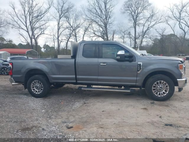1FT7X2A65NED82853 Ford F-250 Lariat