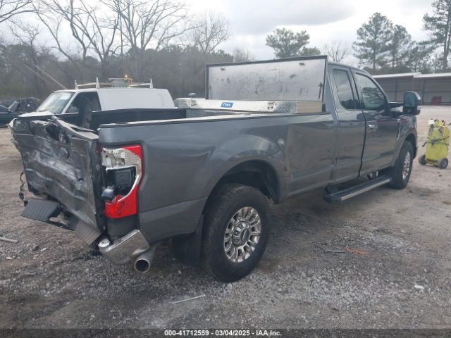 1FT7X2A65NED82853 Ford F-250 Lariat