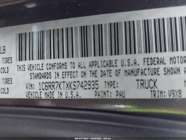 1C6RR7KTXKS742935 RAM 1500 Classic Tradesman  4x4 5'7 Box