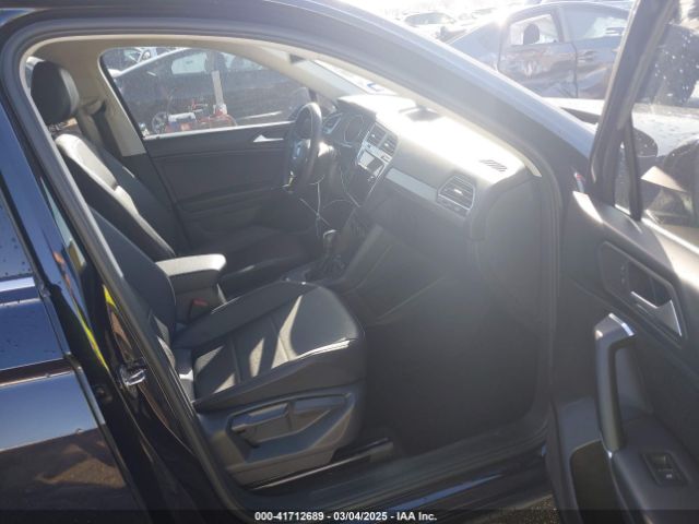 2020 VOLKSWAGEN TIGUAN 3VV3B7AX0LM106561 Photo 4