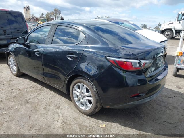 3MYDLBYV2JY317033 Toyota YARIS IA