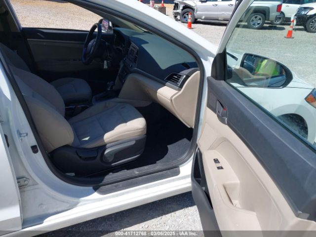 5NPD74LFXJH271334 Hyundai ELANTRA SE
