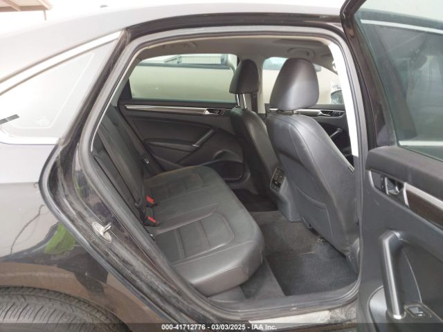 1VWGT7A39HC047168 Volkswagen Passat 1.8t Se