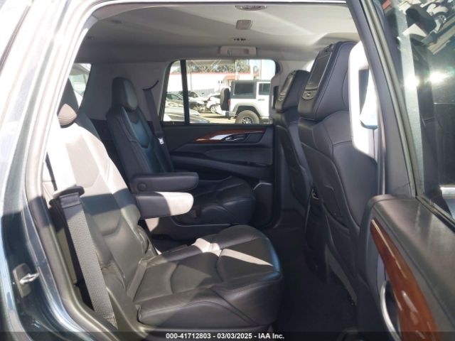 1GYS3AKJ8KR255600 Cadillac Escalade Standard