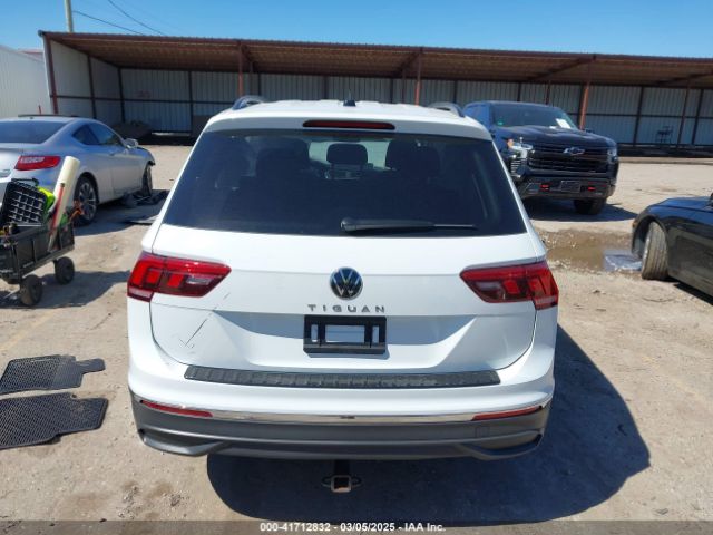 3VVRB7AX0RM228680 Volkswagen Tiguan 2.0t S
