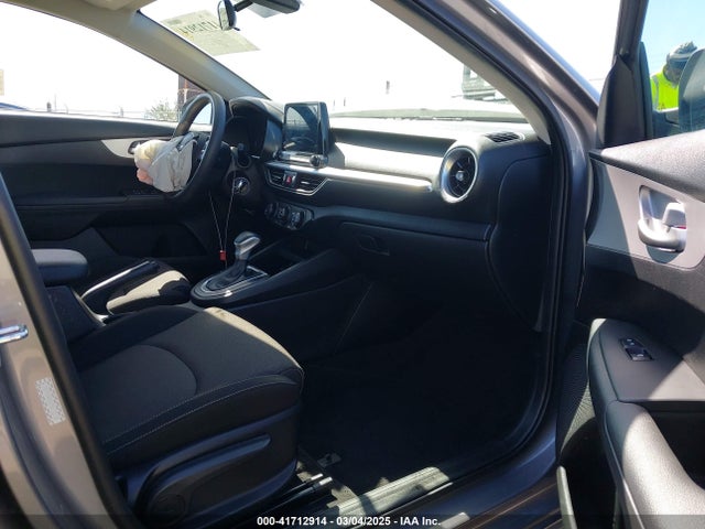 3KPF24AD6PE672174 KIA Forte Lxs