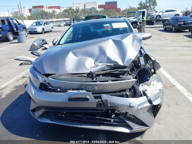 3KPF24AD6PE672174 KIA Forte Lxs