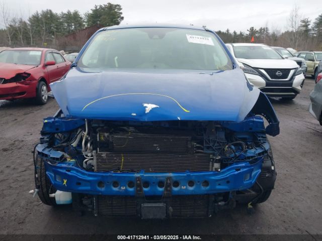1FMCU9GD1KUB14255 Ford ESCAPE SE