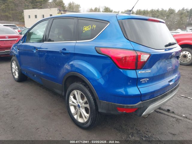 1FMCU9GD1KUB14255 Ford ESCAPE SE
