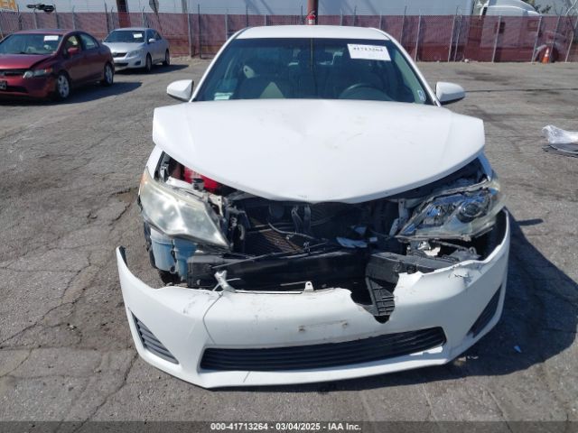 4T1BD1FK5EU135465 Toyota Camry Hybrid Le