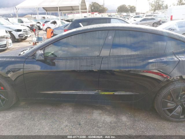 5YJ3E1ET5RF885527 Tesla MODEL 3
