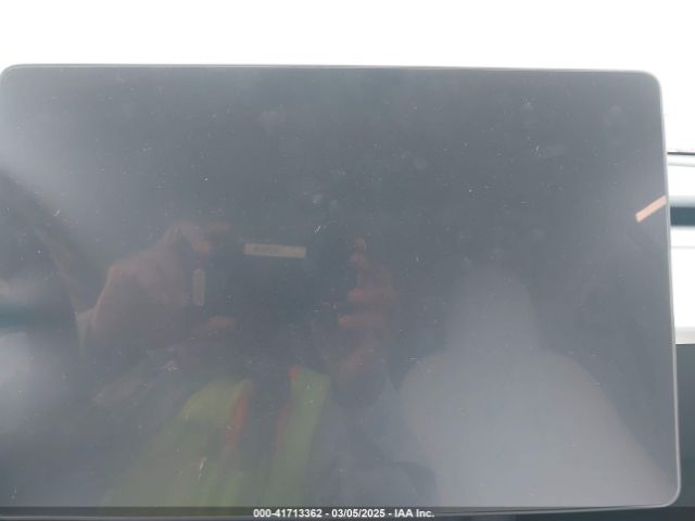 7SAYGDED6RF166543 Tesla Model Y