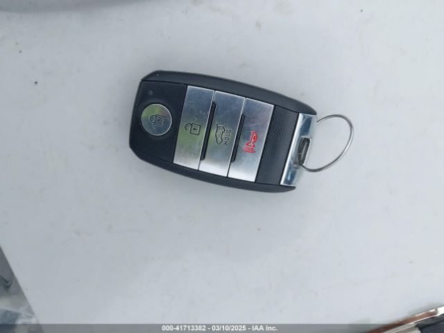 5XYPKDA53HG220989 KIA Sorento 3.3l Sx