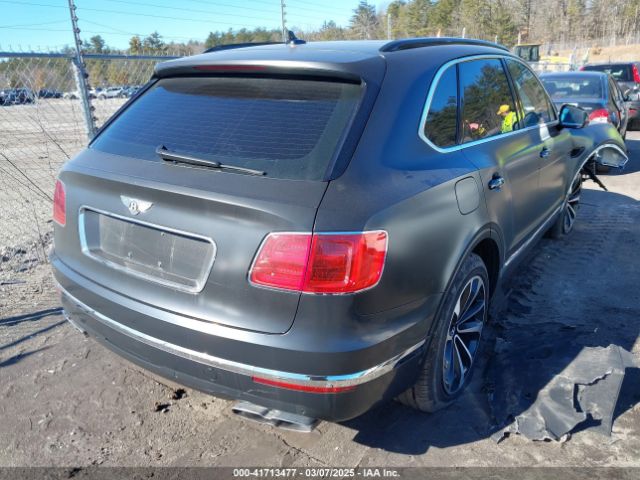 2019 BENTLEY BENTAYGA SJAAM2ZV9KC024576 Photo 3