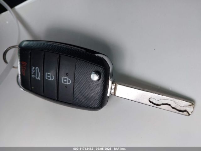 5XXGT4L32KG324877 KIA Optima Lx