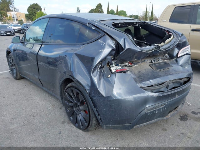 2022 TESLA MODEL Y 7SAYGDEF7NF563433 Photo 2