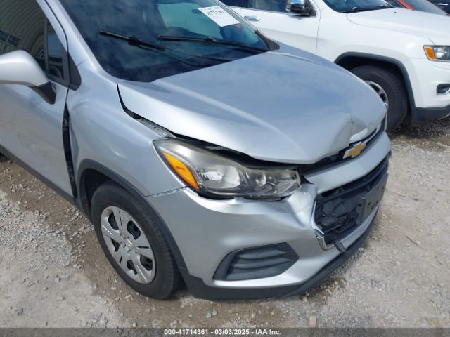 KL7CJKSBXHB228640 Chevrolet TRAX LS