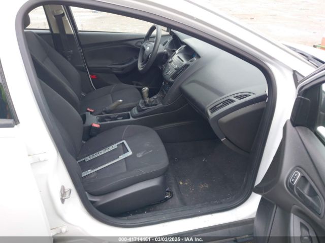 1FADP3E22FL327960 Ford FOCUS S