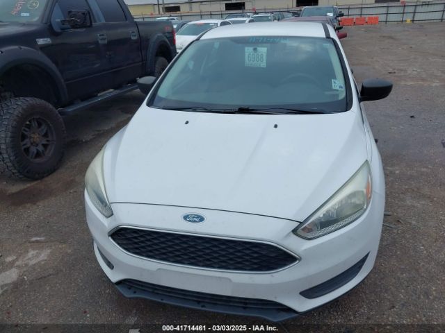 1FADP3E22FL327960 Ford FOCUS S