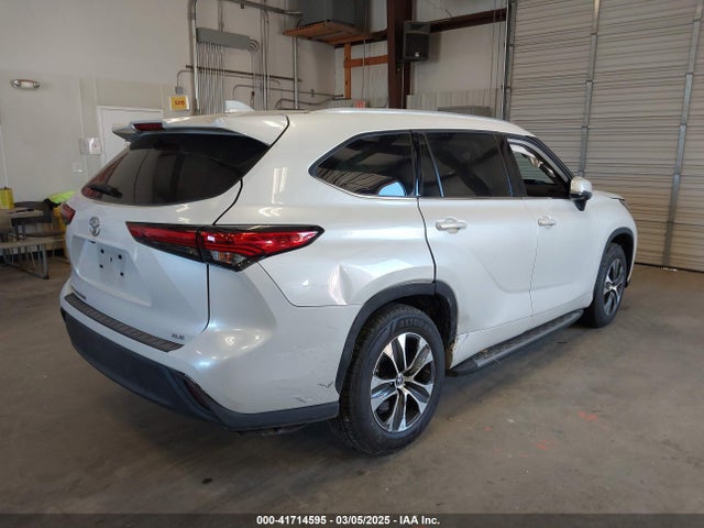 5TDGZRAH6NS540289 Toyota Highlander Xle