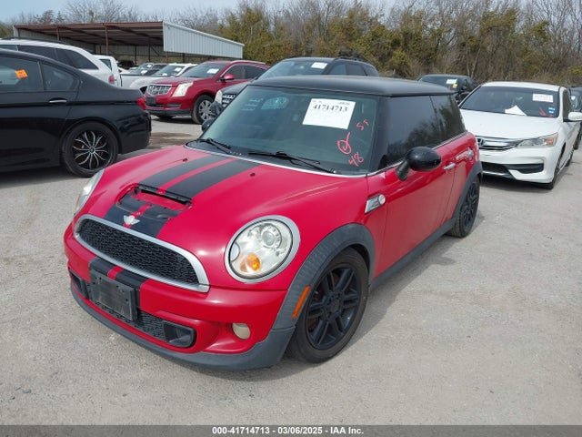 2011 MINI COOPER S WMWSV3C56BTY22609 Photo 1