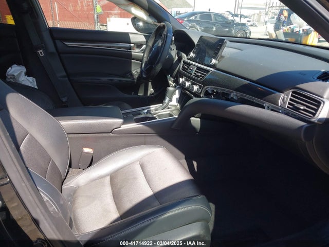 1HGCV1F38JA186065 Honda Accord Sport