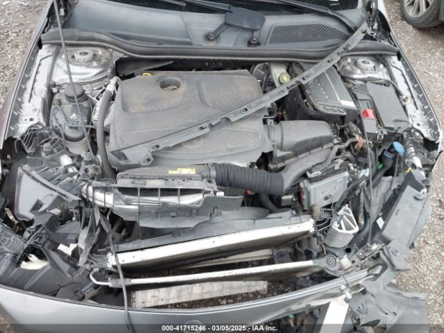 WDCTG4EBXFJ121299 Mercedes-Benz GLA 250