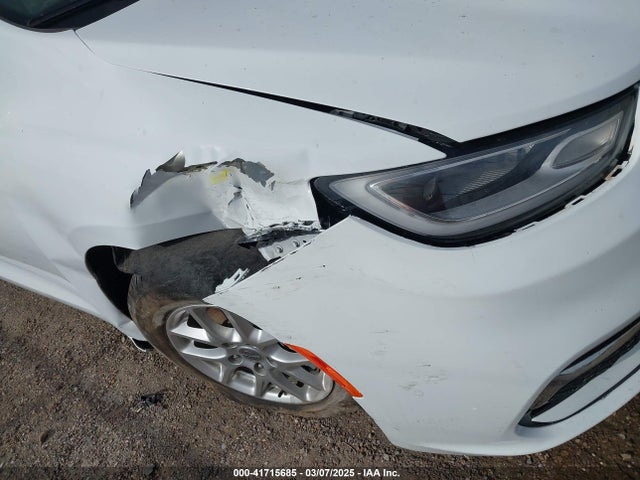 Chrysler Pacifica Touring L 2022 2C4RC1BG0NR169379 Image 6
