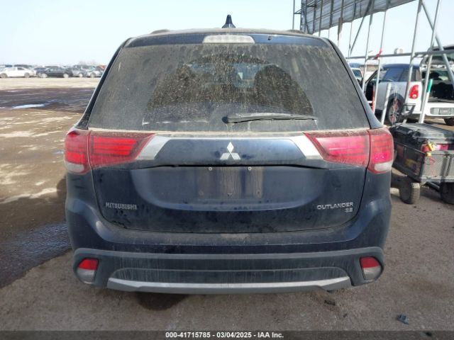 JA4AD3A37JZ005366 Mitsubishi Outlander Se