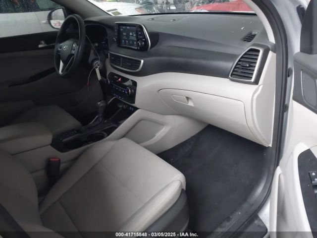 KM8J23A49KU891088 Hyundai TUCSON SE