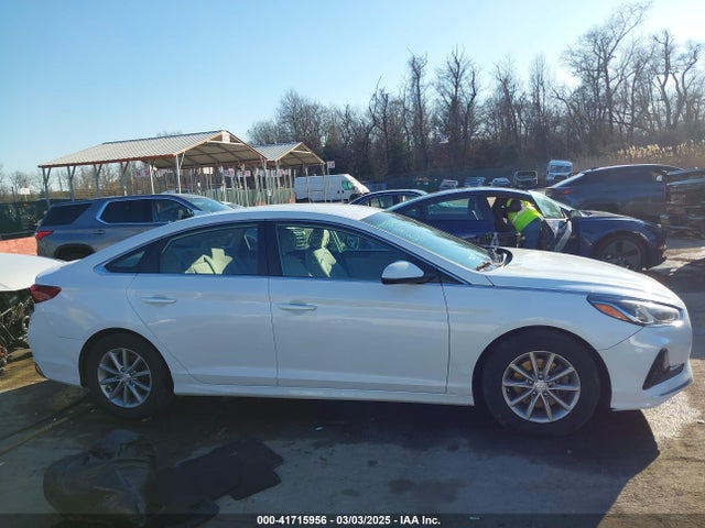 Hyundai SONATA SE 2018 5NPE24AF4JH662386 Image 13