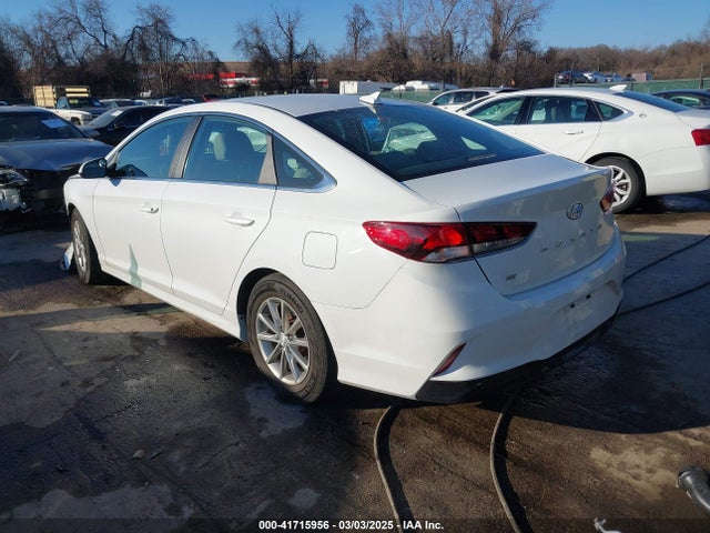 Hyundai SONATA SE 2018 5NPE24AF4JH662386 Image 3